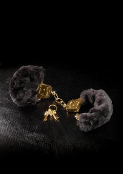 Ff Gold Deluxe Furry Cuffs_1